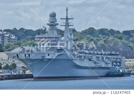 イタリア海軍 航空母艦（軽空母）「カヴール (Cavour C550)」  118247405