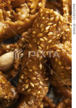 View of a plate of shebaquia, typical sweet of the month of Ramadan in Morocco 118252448