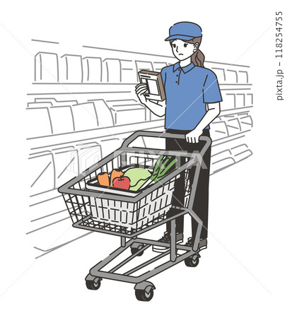 商品を確認しながら買い物する買い物代行の女性 商品を確認しながら買い物する買い物代行の女性 118254755