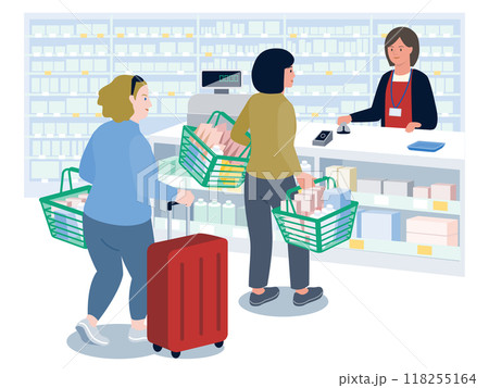 ドラッグストアで爆買いをするインバウンド旅行者 118255164