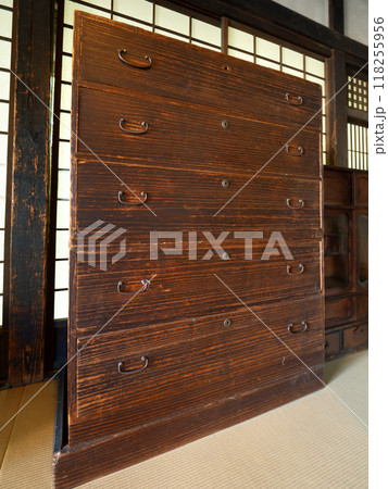 古い和箪笥 古い和箪笥 118255956