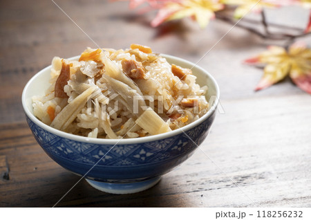 鶏ごぼう炊き込みご飯 118256232