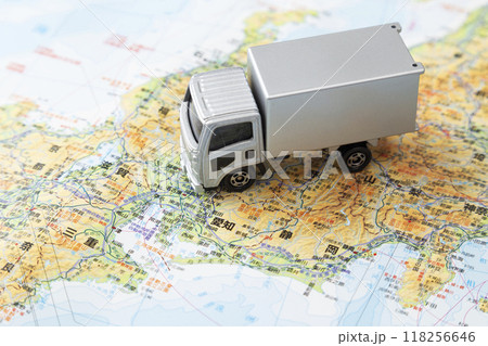 地図とトラック 地図とトラック 118256646