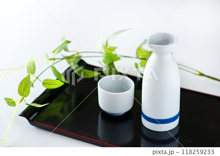 徳利とお猪口 徳利とお猪口 118259233