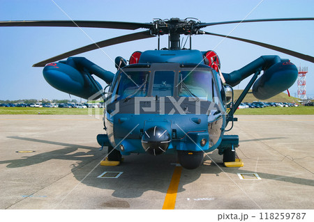 展示される航空自衛隊の救難ヘリコプター UH-60J 展示される航空自衛隊の救難ヘリコプター UH-60J 118259787