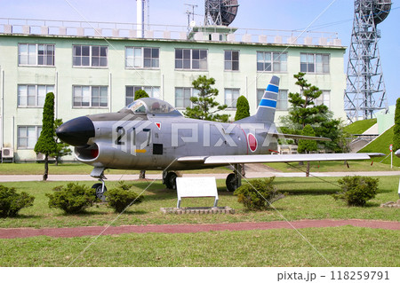 用途廃止展示される航空自衛隊の戦闘機F-86D 用途廃止展示される航空自衛隊の戦闘機F-86D 118259791