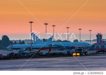 Early morning at the airport 118260022