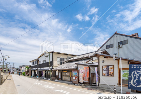 富岡製糸場付近の町並み　城町通り 118260356