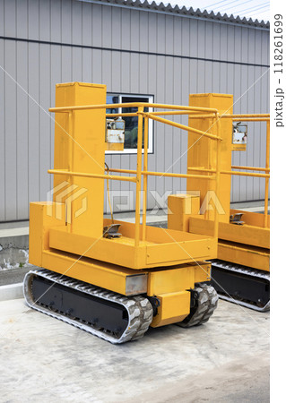 畳んだ状態の高所作業車の画像 畳んだ状態の高所作業車の画像 118261699