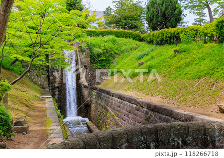 福島県　郡山市　麓山公園（安積疏水麓山の飛瀑） 118266718