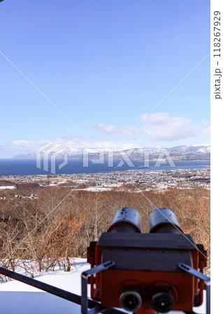 北海道岩内町、観音山にある円山展望台からの眺め【3月】 118267929