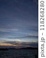湖に沈む夕日 118268280