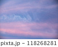ピンク色の雲のある空 118268281