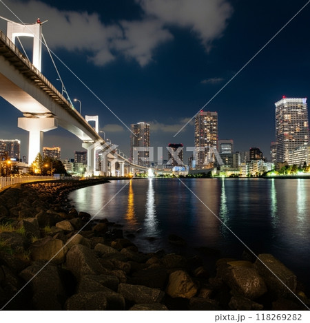 レインボーブリッジの見える夜景 118269282