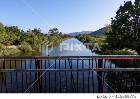 Bridge View Over the Mundakako Itsasadarra River, Basque Country Bridge View Over the Mundakako Itsasadarra River, Basque Country 118269778