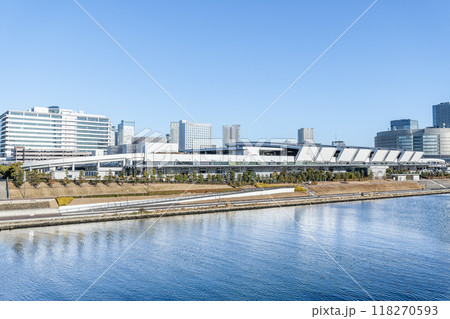 東京都江東区豊洲 各地から集められた様々な青果を取り扱う豊洲市場青果棟 東京都江東区豊洲 各地から集められた様々な青果を取り扱う豊洲市場青果棟 118270593