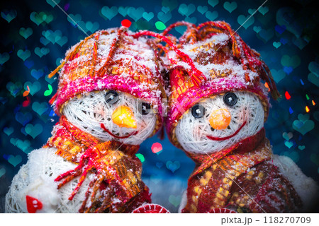 Love snowmen. Snowfall. Love concept. Valentine's Day Greeting card Love snowmen. Snowfall. Love concept. Valentine's Day Greeting card 118270709
