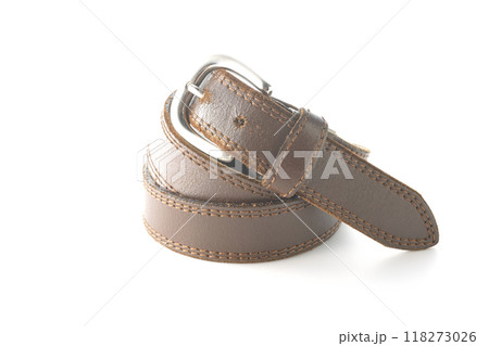 茶色いベルトを白背景で撮影 118273026