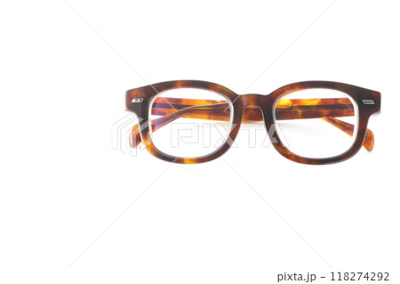 めがねを白背景で撮影 118274292