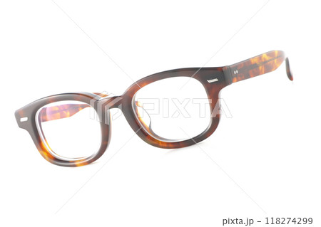 めがねを白背景で撮影 めがねを白背景で撮影 118274299