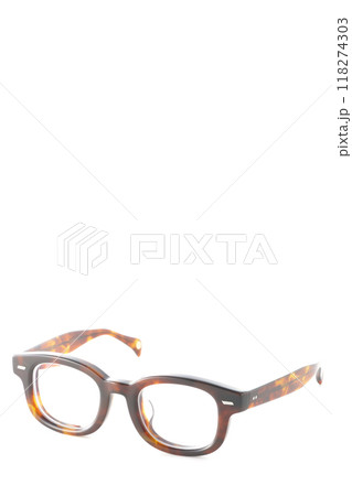 めがねを白背景で撮影 めがねを白背景で撮影 118274303