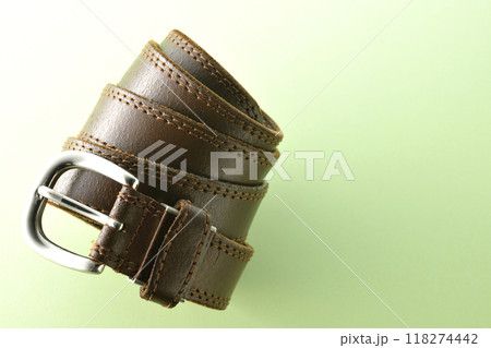 茶色いベルト 118274442