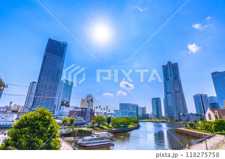 日本の横浜都市景観 9月。運河パーク駅前からロープウェイや桜木町駅、みなとみらいなどを望む＝7日 118275758