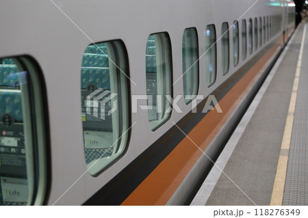 高速鉄道 アジア人 アジアン 118276349