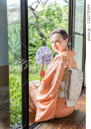 外国人女性 着物 インバウンドイメージ 外国人女性 着物 インバウンドイメージ 118278564