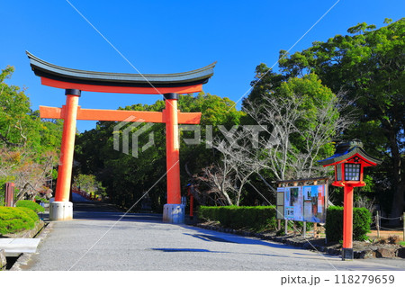 【大分県】晴天の宇佐神宮の表参道大鳥居 【大分県】晴天の宇佐神宮の表参道大鳥居 118279659