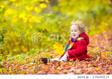 Kids playing in autumn park 118280213