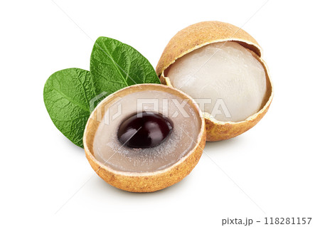 Fresh longan fruit with leaves isolated on white background 118281157