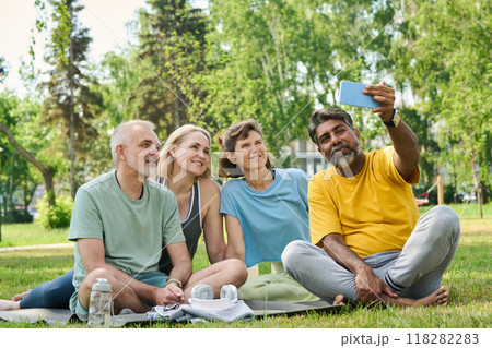 Active people watching online video Active people watching online video 118282283