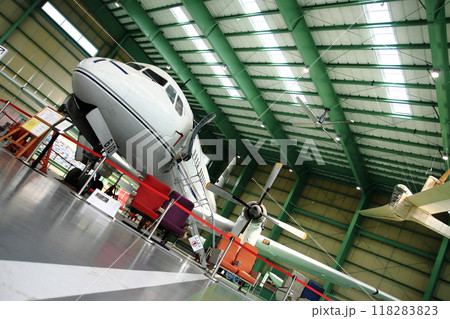 戦後初の国産旅客機YS-11の量産初号機(茨木県ヒロサワシティ保存機) 戦後初の国産旅客機YS-11の量産初号機(茨木県ヒロサワシティ保存機) 118283823