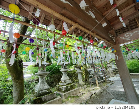 風鈴の音が心地良い初夏の松尾大社 118284109