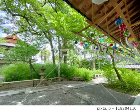 風鈴の音が心地良い初夏の松尾大社 風鈴の音が心地良い初夏の松尾大社 118284110