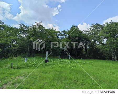 山頂、勝山城跡（山梨県都留市） 118284580