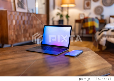 PCのある部屋 118285251