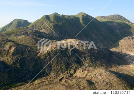 三俣山中腹から望むくじゅう連山 三俣山中腹から望むくじゅう連山 118285734