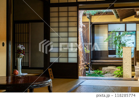 【奈良県】落ち着いた佇まいのならまち格子の家 118285774