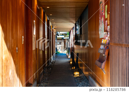 【奈良県】風情が感じられる奈良の街並み 【奈良県】風情が感じられる奈良の街並み 118285786