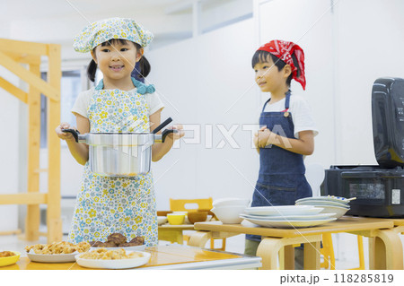 食育　調理実習イメージ 118285819