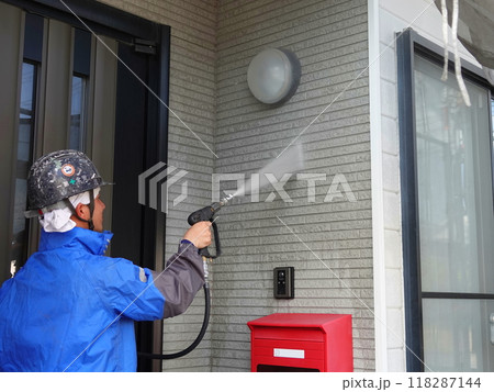 住宅塗装14塗装前の下地高圧洗浄 118287144