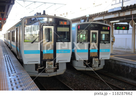 八戸駅に停車中の久慈行きキハE130系500番台車両(八戸線) 八戸駅に停車中の久慈行きキハE130系500番台車両(八戸線) 118287662