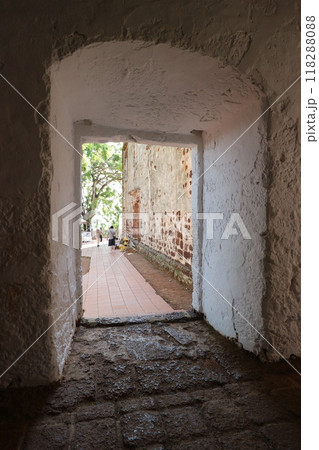 マラッカ　セント・ポール教会の内部 118288088