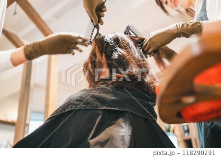 大人女性のヘアカラー 118290291