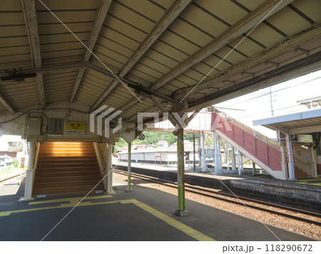 大田市駅跨線橋 日本最古の鋳鉄製の門柱 大田市駅跨線橋 日本最古の鋳鉄製の門柱 118290672