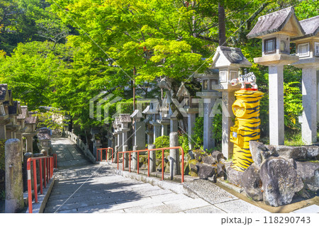 奈良　朝護孫子寺　参道にある寅のポスト 118290743