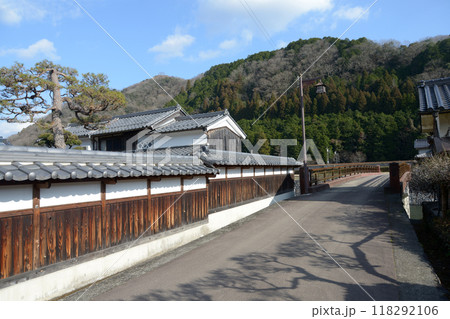 宿場町平福　因幡街道の街並み　兵庫県佐用町 118292106