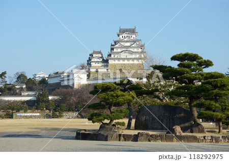 姫路城　天守閣遠景　兵庫県姫路市 118292975